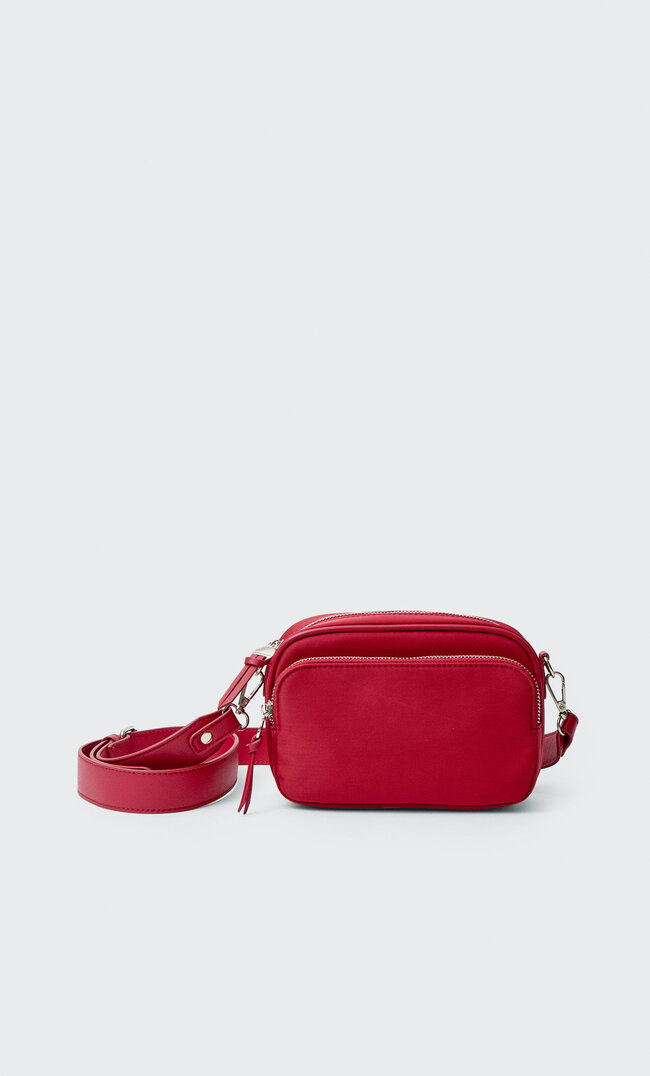 

Stradivarius Stoff-Umhängetasche Rot M