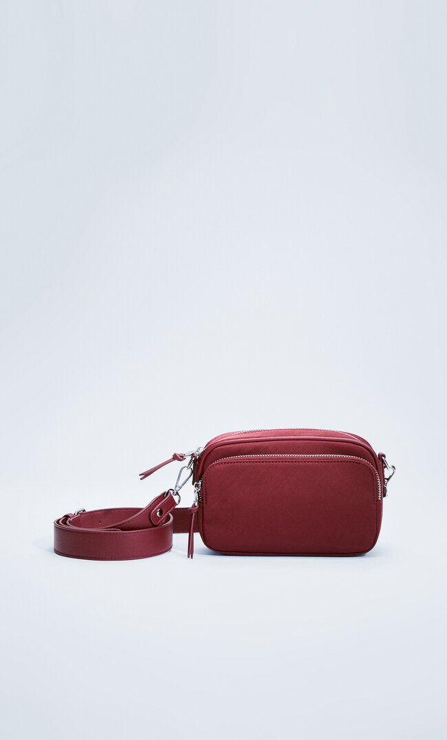 

Stradivarius Stoff-Umhängetasche Granatrot M