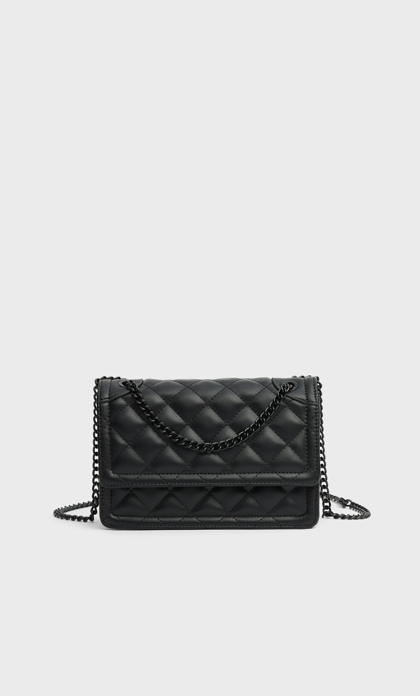 Quilted crossbody bag with chain strap Women's fashion Stradivarius Turkey