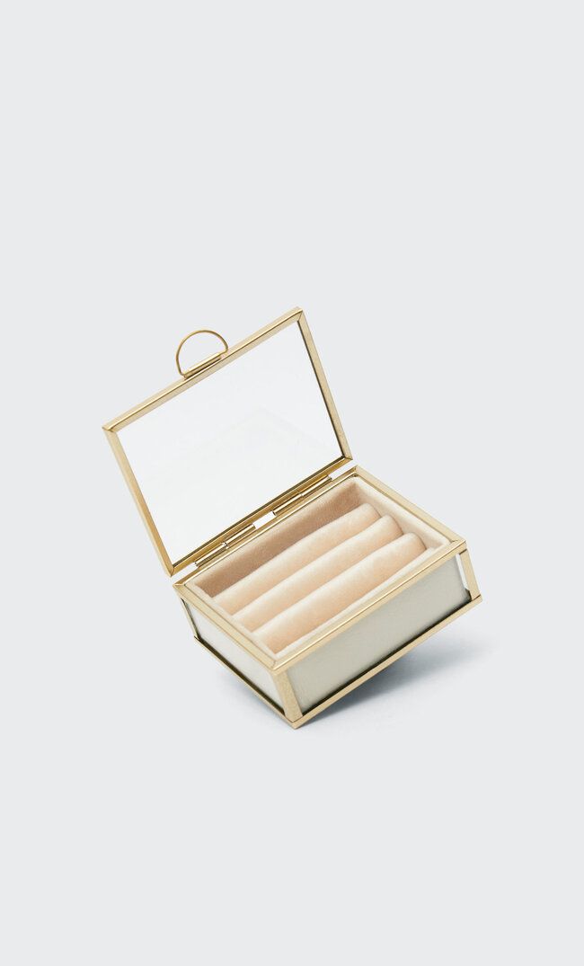 

Stradivarius Petite Boîte Pour Bagues Écru 103