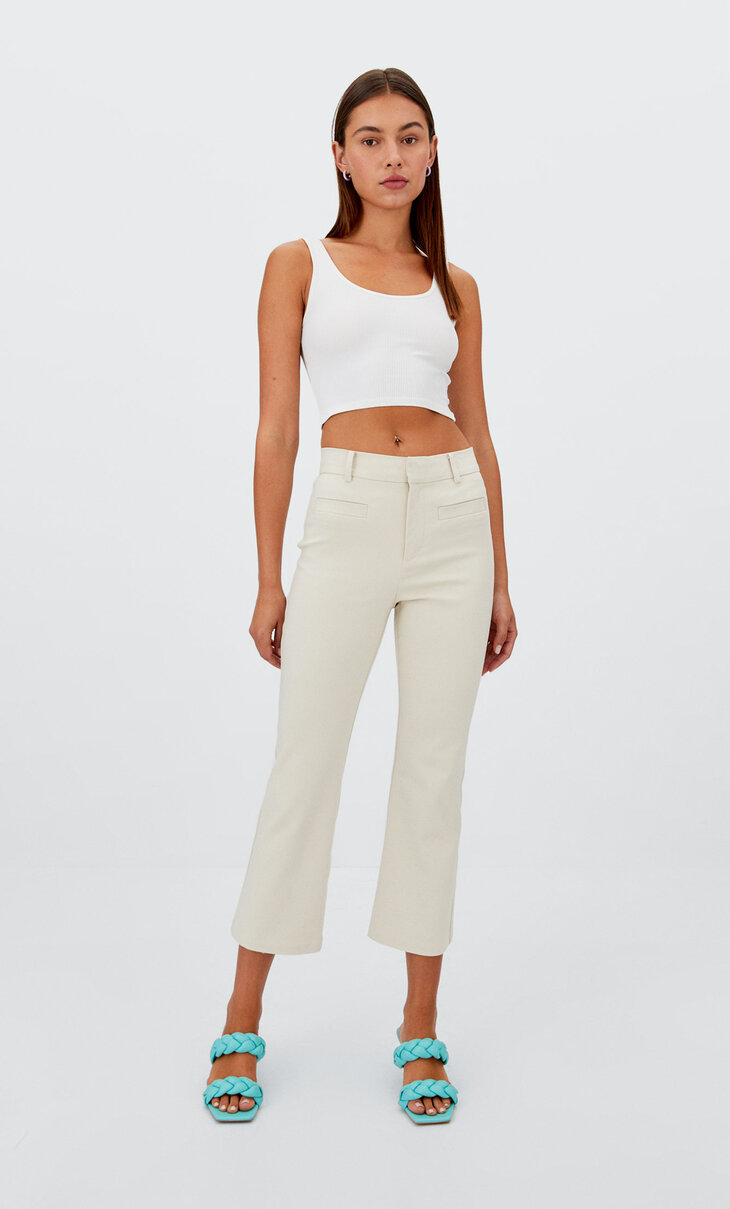 Pantaloni flare da donna - Collezione 2022 | Stradivarius Italia