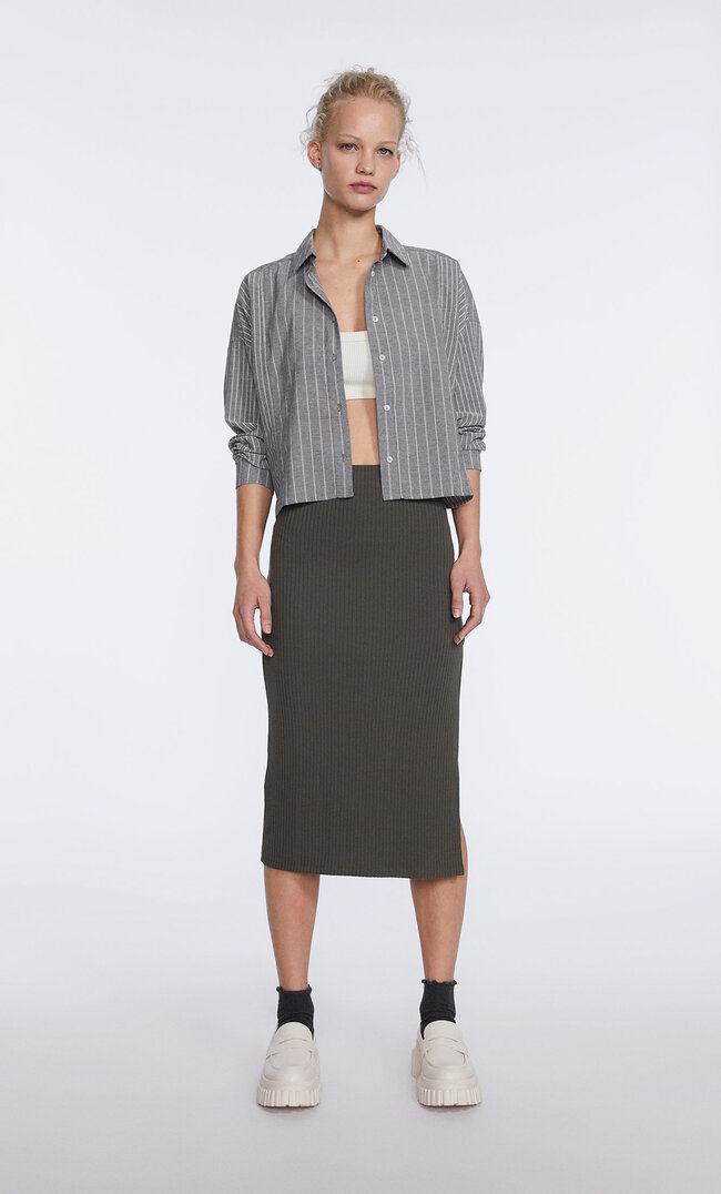 

Stradivarius Spódnica Midi Z Prążkowanego Materiału Khaki Xs