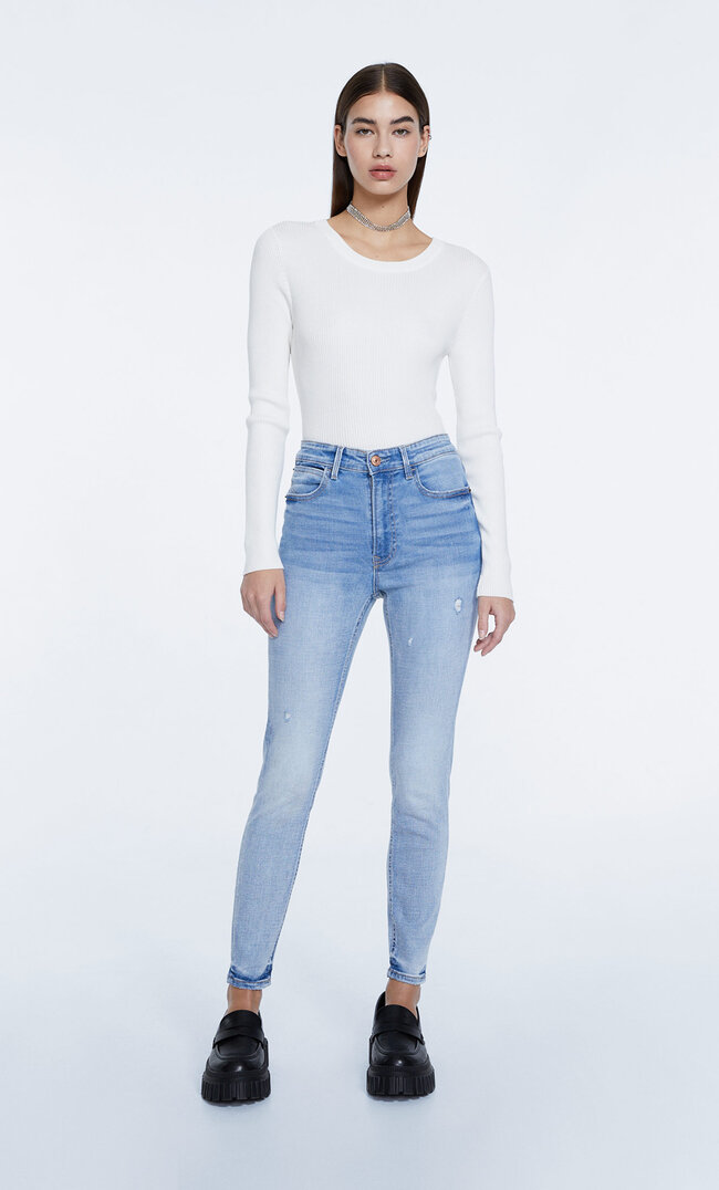 

Stradivarius Jean Skinny Taille Normale Denim Bleu Clair Moyen 40