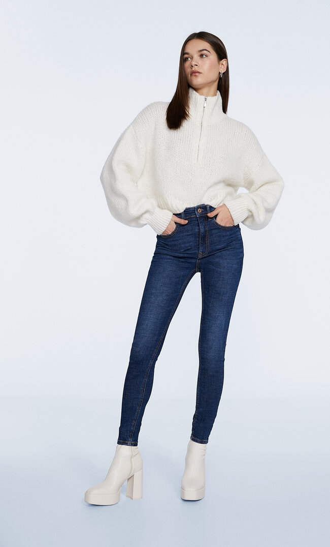 

Stradivarius Regular-Waist-Jeans Im Skinny-Fit Gebleichtes Denim 32