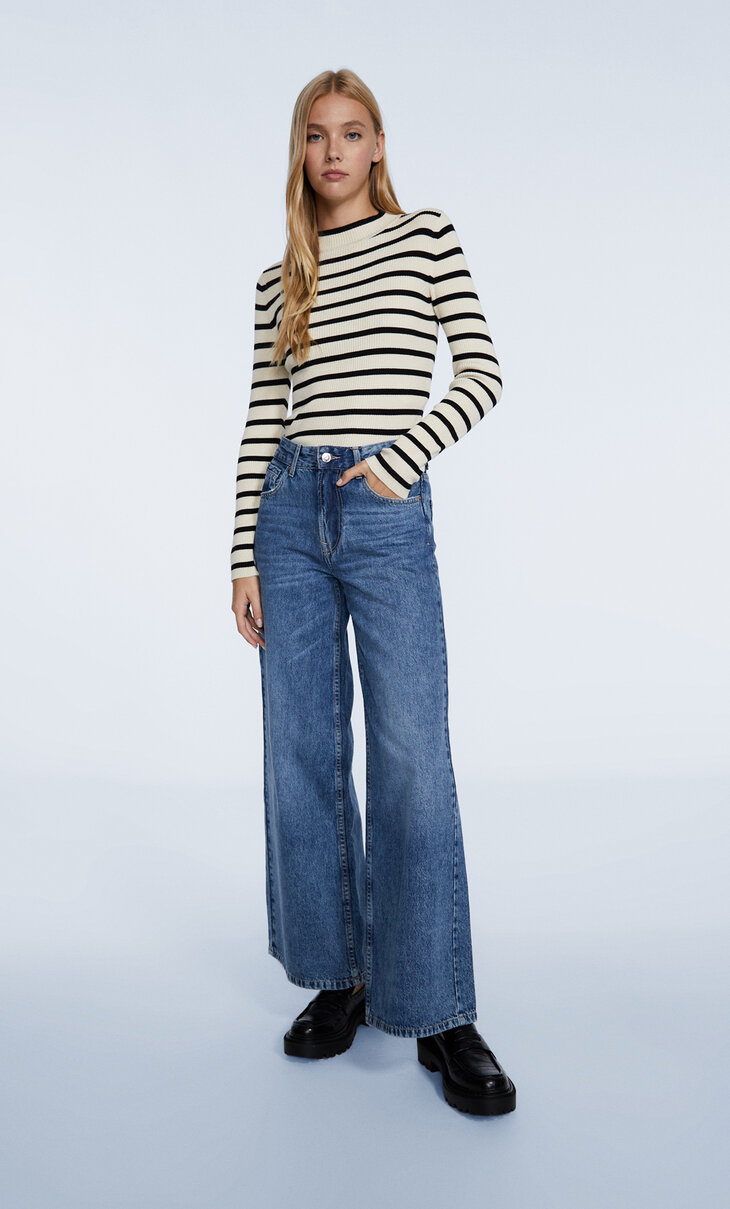 Wide-leg relaxed trousers