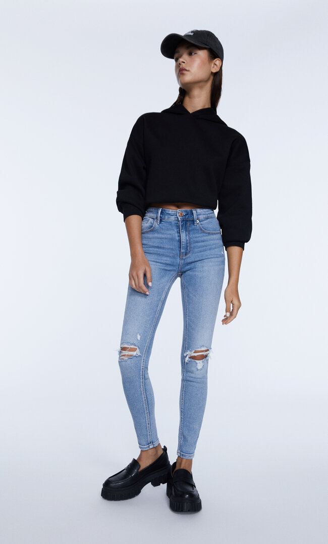

Stradivarius Skinny-Jeans Mit Tiefem Bund Gebleichtes Denim 40