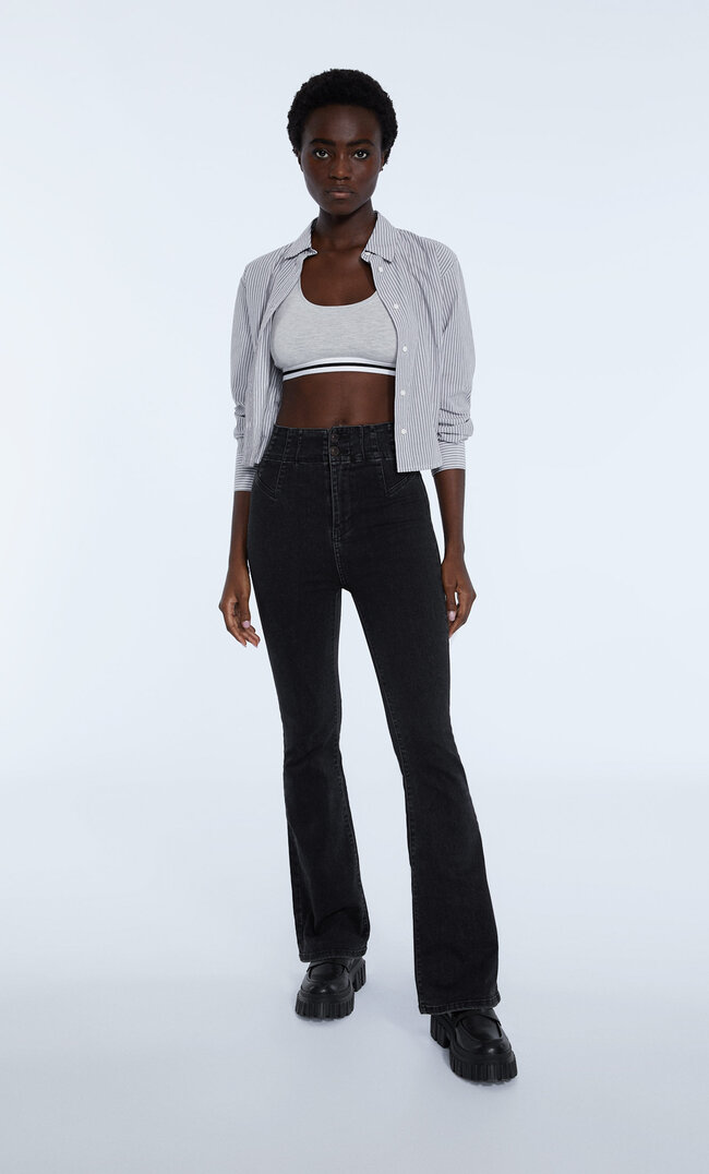 

Stradivarius Jeans-Schlaghose Mit Ziernähten Black Denim Washed 42