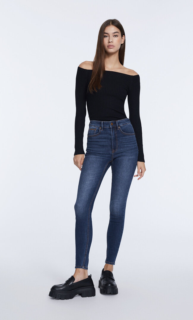 

Stradivarius Spodnie Z Denimu Push Up Denimowy Średni Dark Blue 32