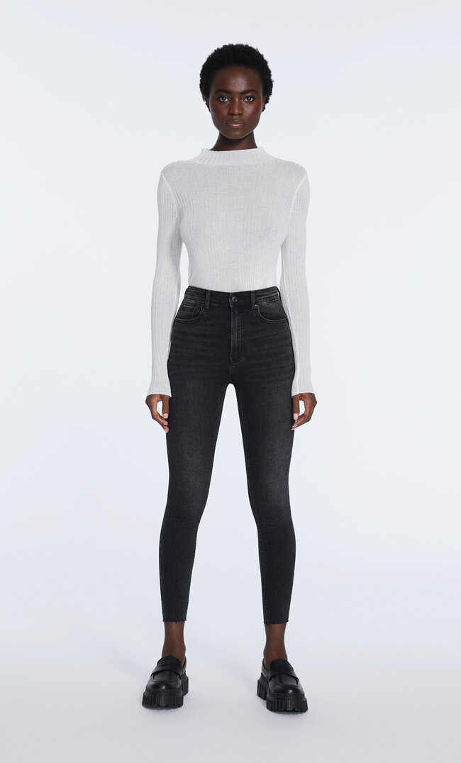 

Stradivarius Push-Up-Jeans Black Denim Washed 36
