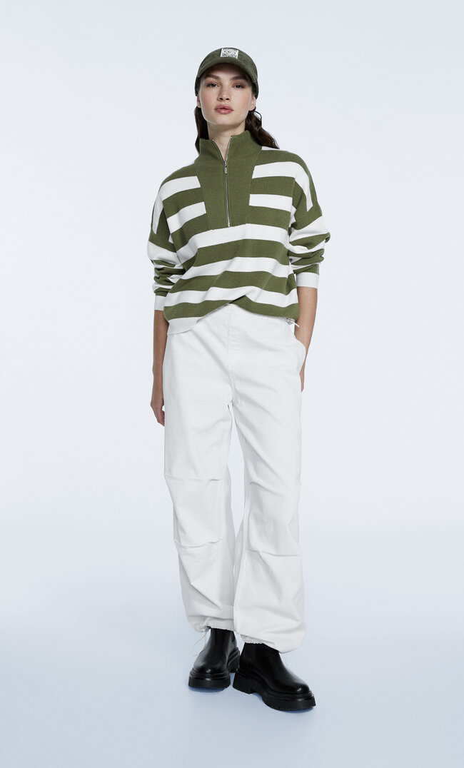 

Stradivarius Cordhose Mit Patentmuster Ecru L