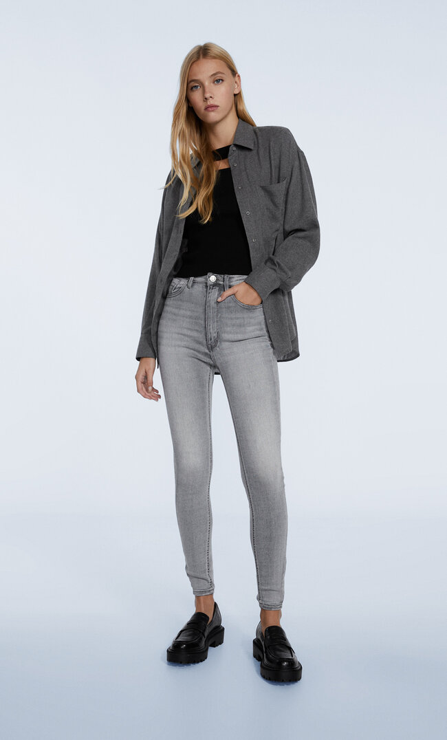 

Stradivarius Jean Taille Très Haute Vintage Gris Perle 44