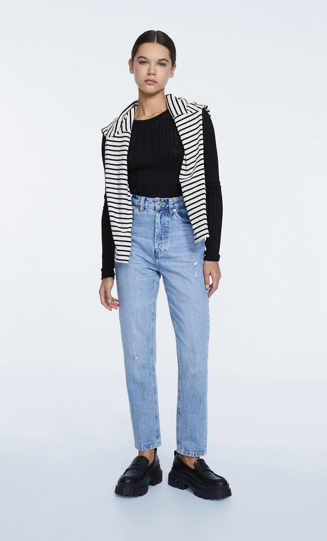 

Stradivarius Jean Mom Fit Denim Bleu Clair Moyen 34