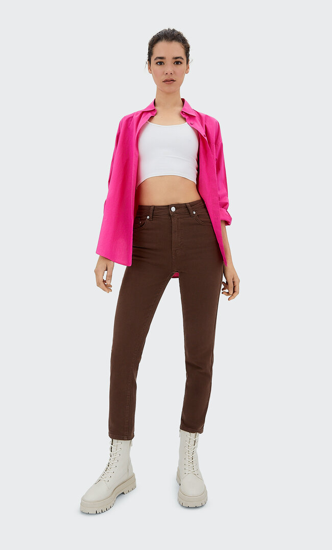 

Stradivarius Jeans Mom Slim Marron 40