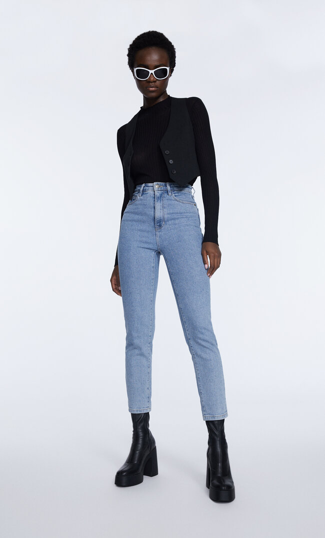 

Stradivarius Jean Mom Slim Denim Délavé 38