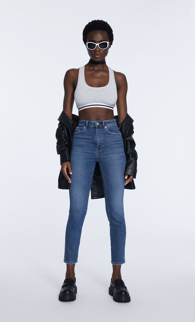 

Stradivarius Jean Mom Slim Denim Bleu Foncé Moyen 32