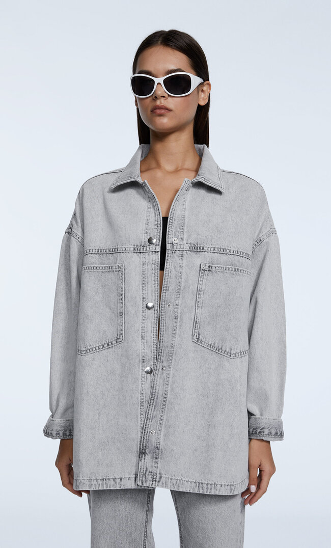 Stradivarius Jeans-Hemdjacke Mit Taschen Grau S