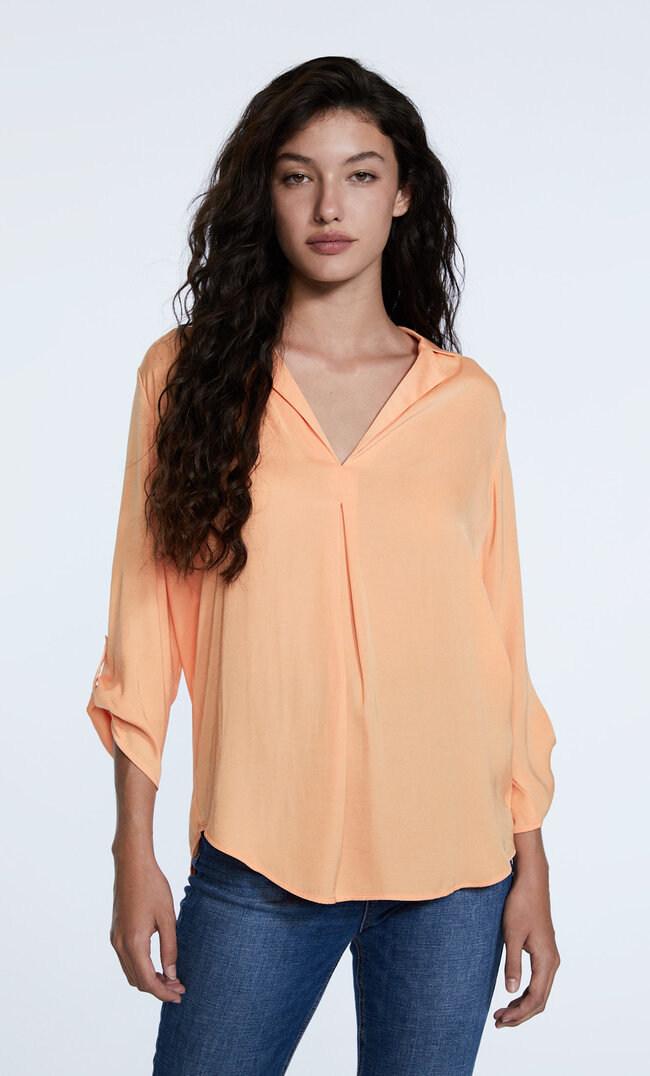 

Stradivarius Chemisier Satin À Revers Orange Pêche S