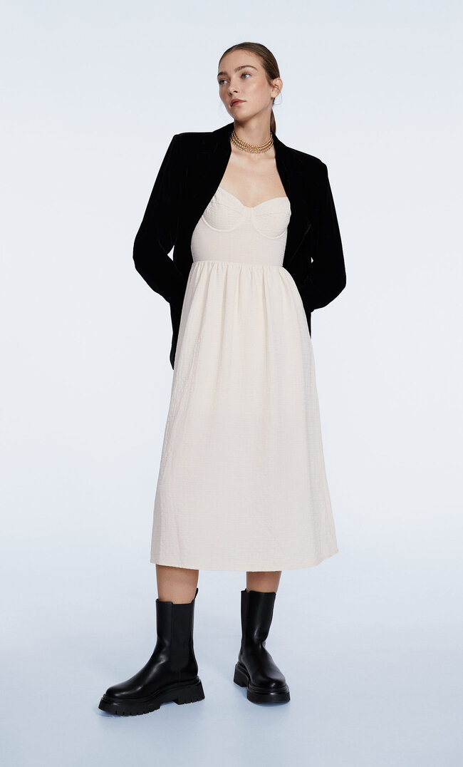 

Stradivarius Robe Midi Corset Anneaux Pierre Xl