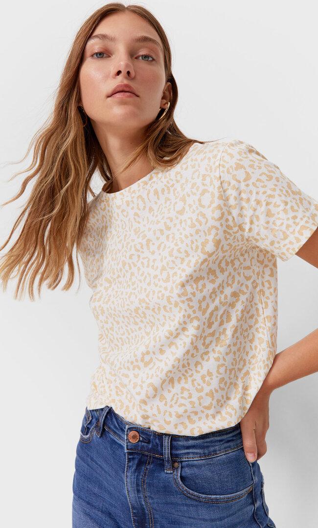 

Stradivarius Basic-Shirt Ecru S
