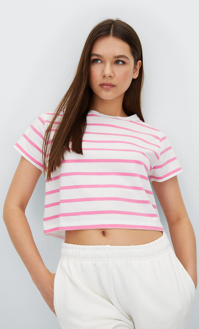 

Stradivarius Gestreiftes Cropped-Shirt Kaugummirosa Xl