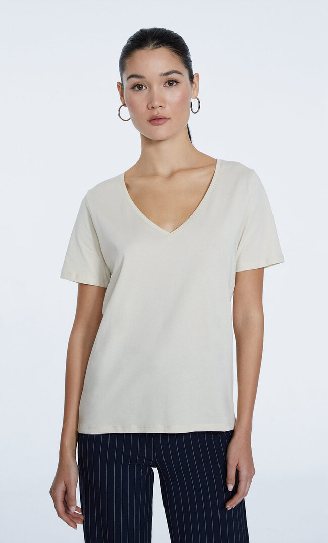 

Stradivarius T-Shirt Basic Col En V Pierre L