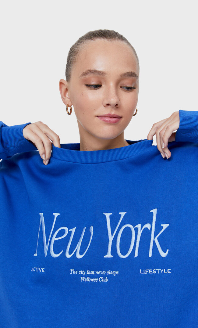 

Stradivarius Oversize-Sweatshirt Mit Stickerei Elektrisch Blau M