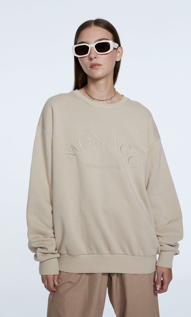 Embroidered oversize sweatshirt