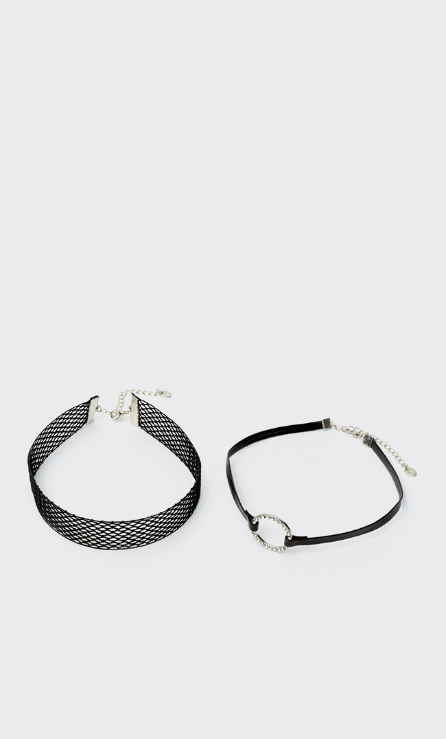 

Stradivarius Lot De 2 Chokers Résille Et Anneau Noir M