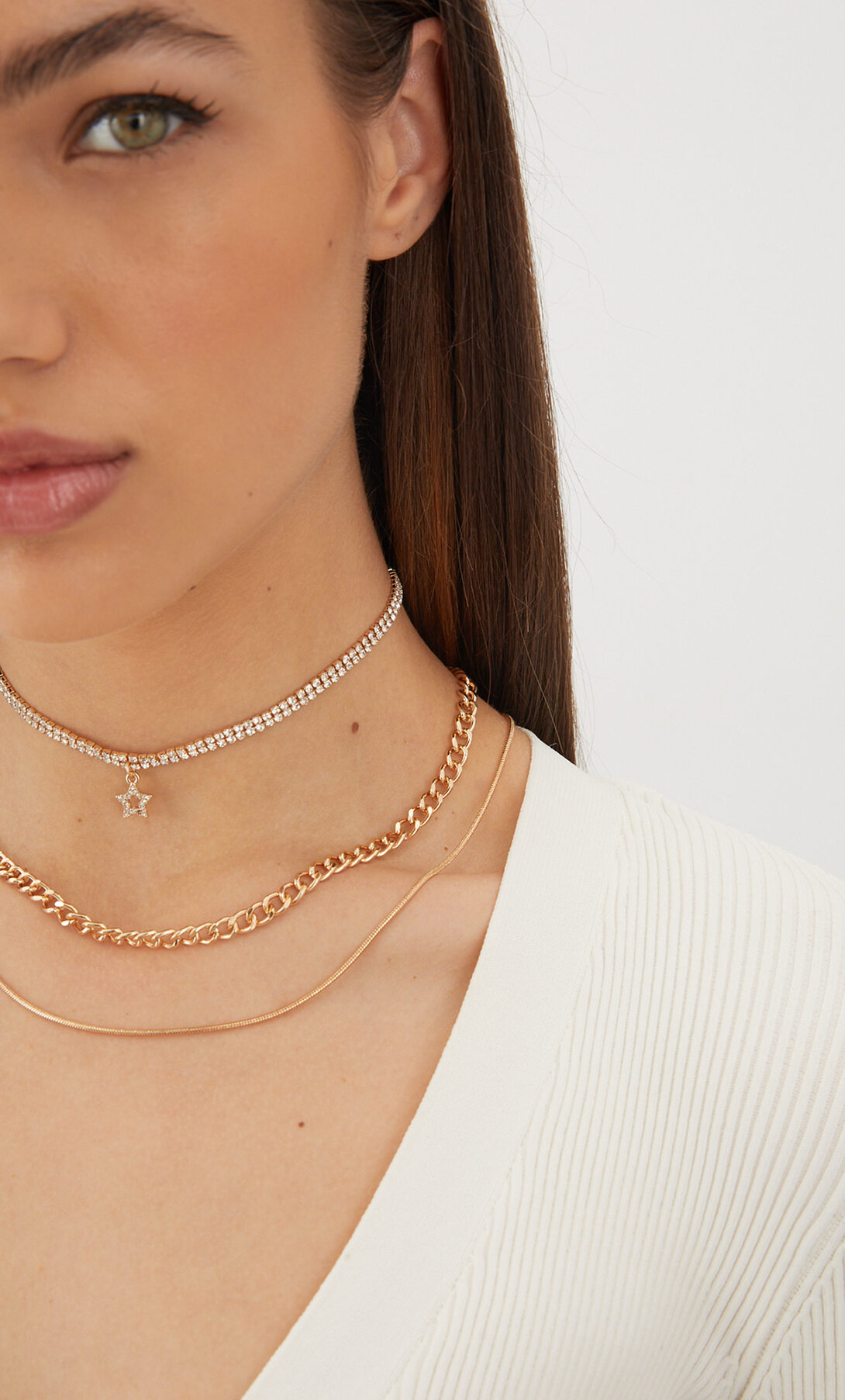 Set of 3 shiny star choker necklaces 