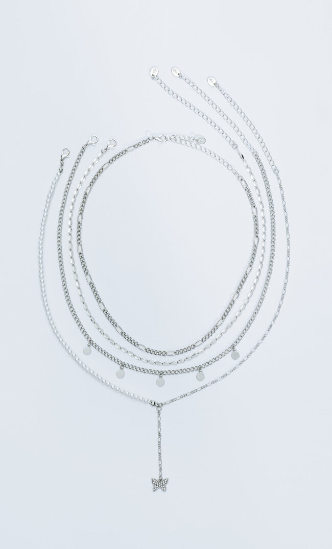 

Stradivarius 4er-Set Ketten Mit Kunstperle Und Schmetterling Grau M