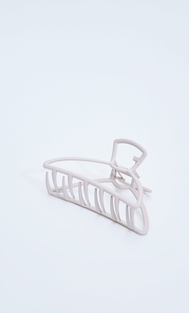 

Stradivarius Farbige Metallic-Haarklammer Ecru M