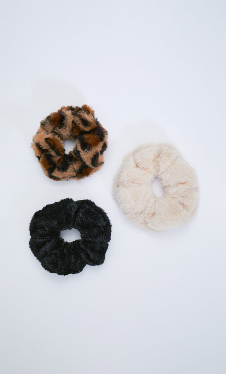 Set of 3 faux fur scrunchies
