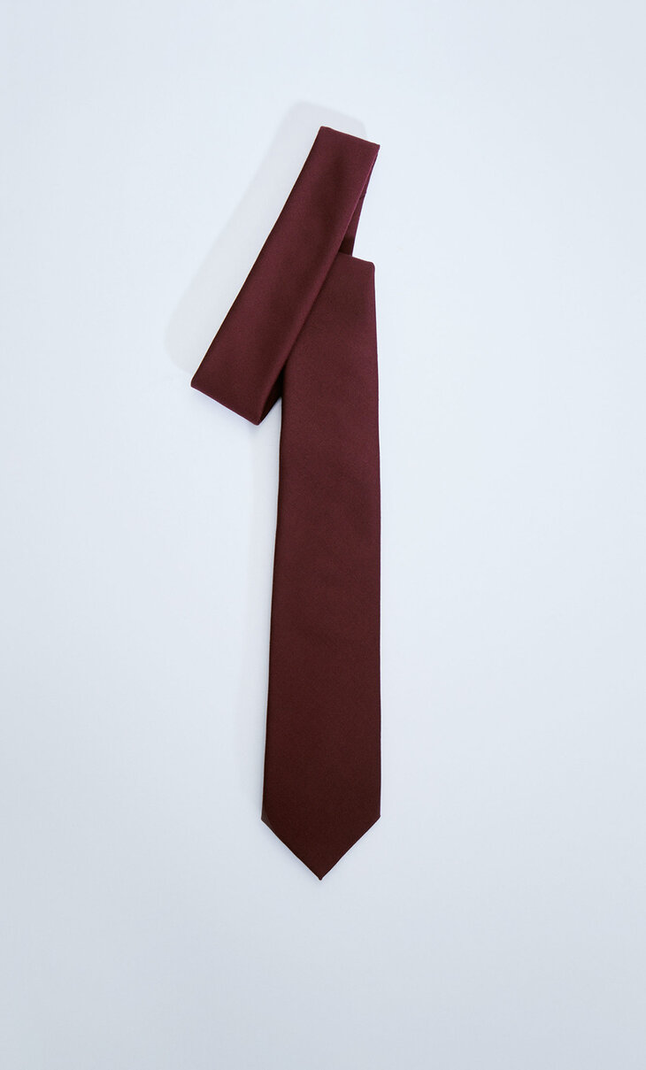 Plain tie
