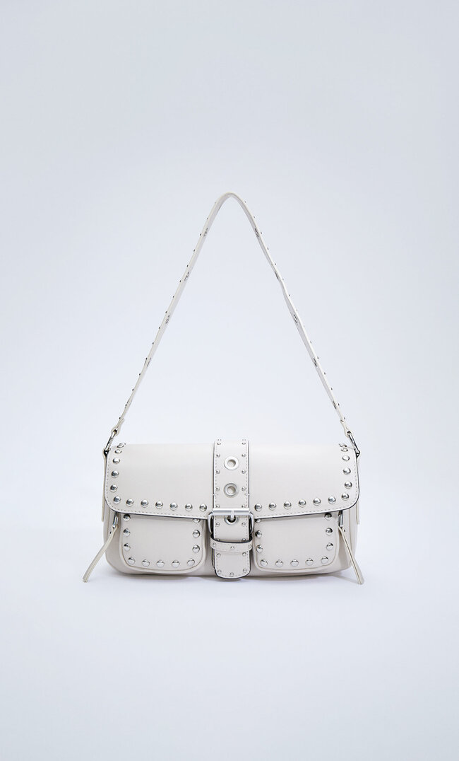 

Stradivarius Sac Porté Épaule À Clous Écru M