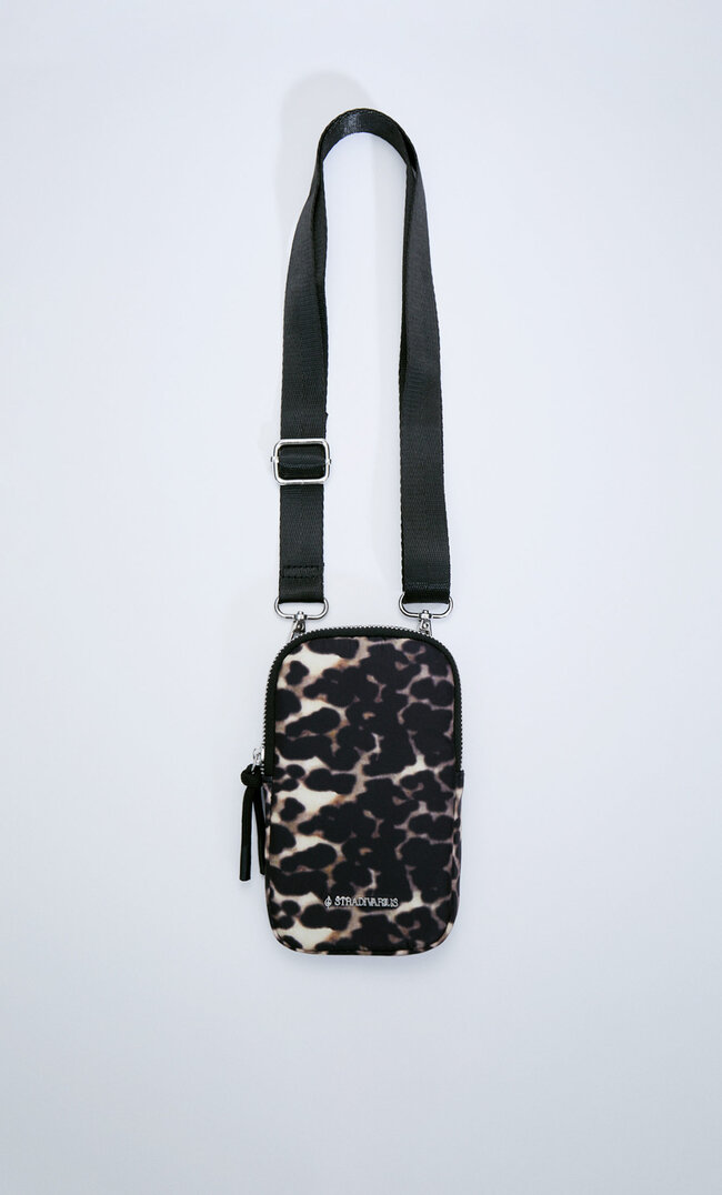 

Stradivarius Porte-Téléphone Tissu Camel Clair M