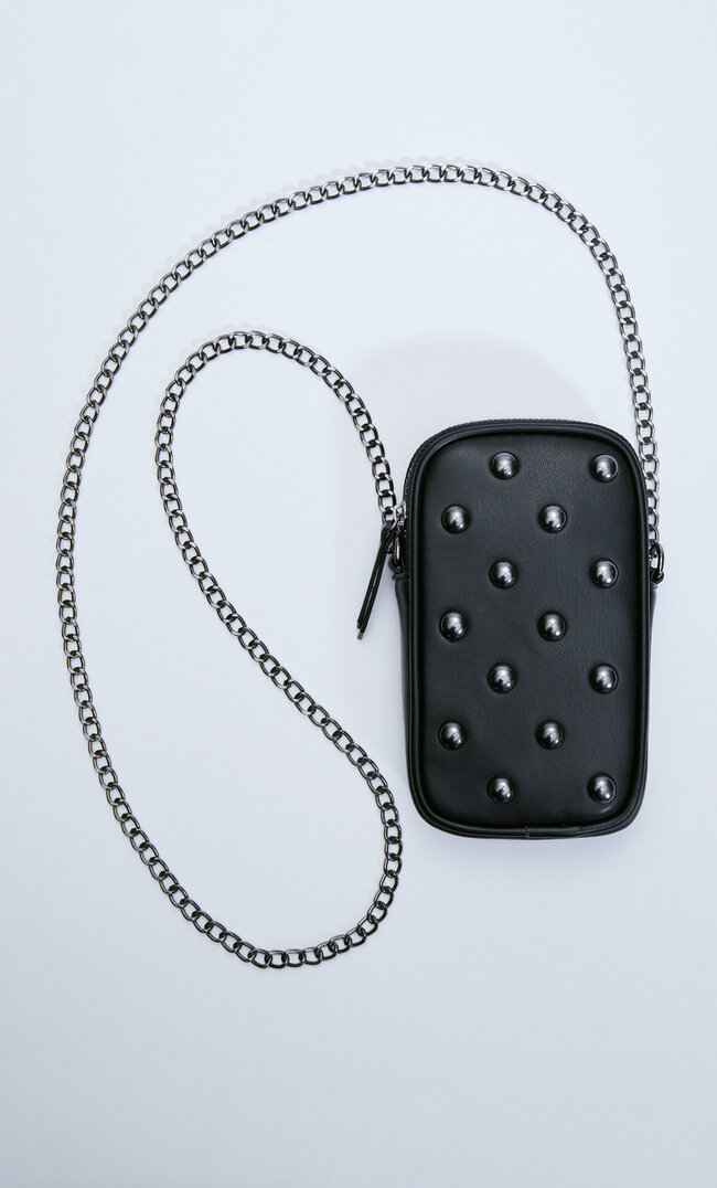 

Stradivarius Smartphone-Hülle Mit Nieten Schwarz M