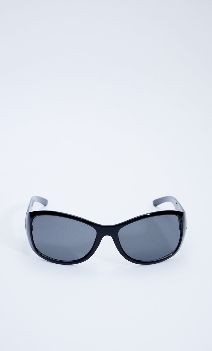 Wide frame sunglasses