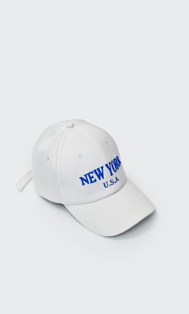 

Stradivarius Czapka Z Napisem New York Biały 103