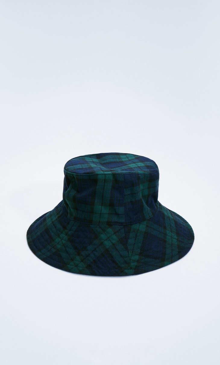 Large check reversible bucket hat