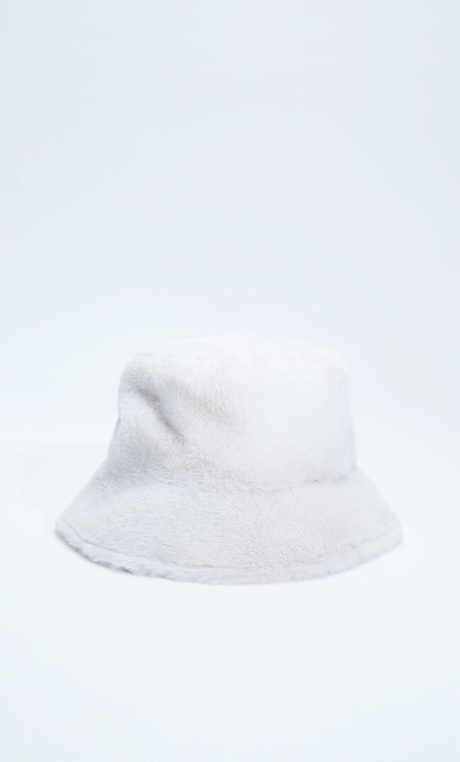 

Stradivarius Bucket-Hat Aus Kunstfell Ecru 103