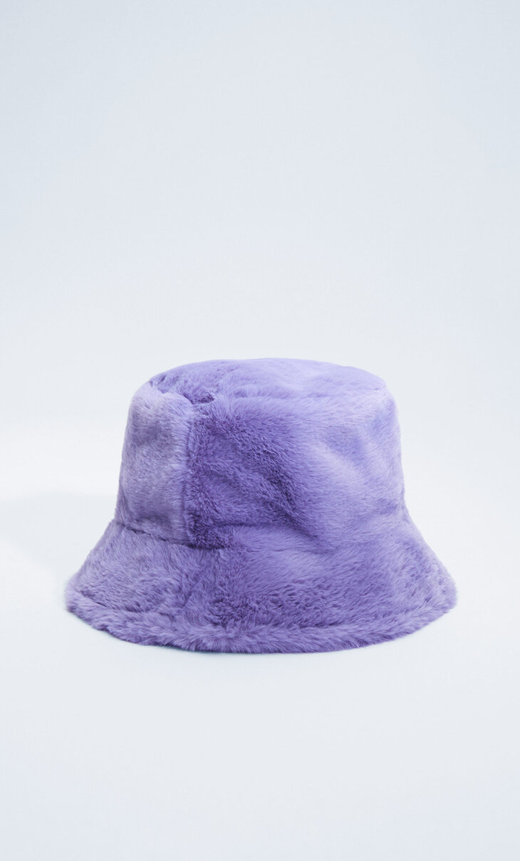 כובע פטרייה עם פרווה סינתטית