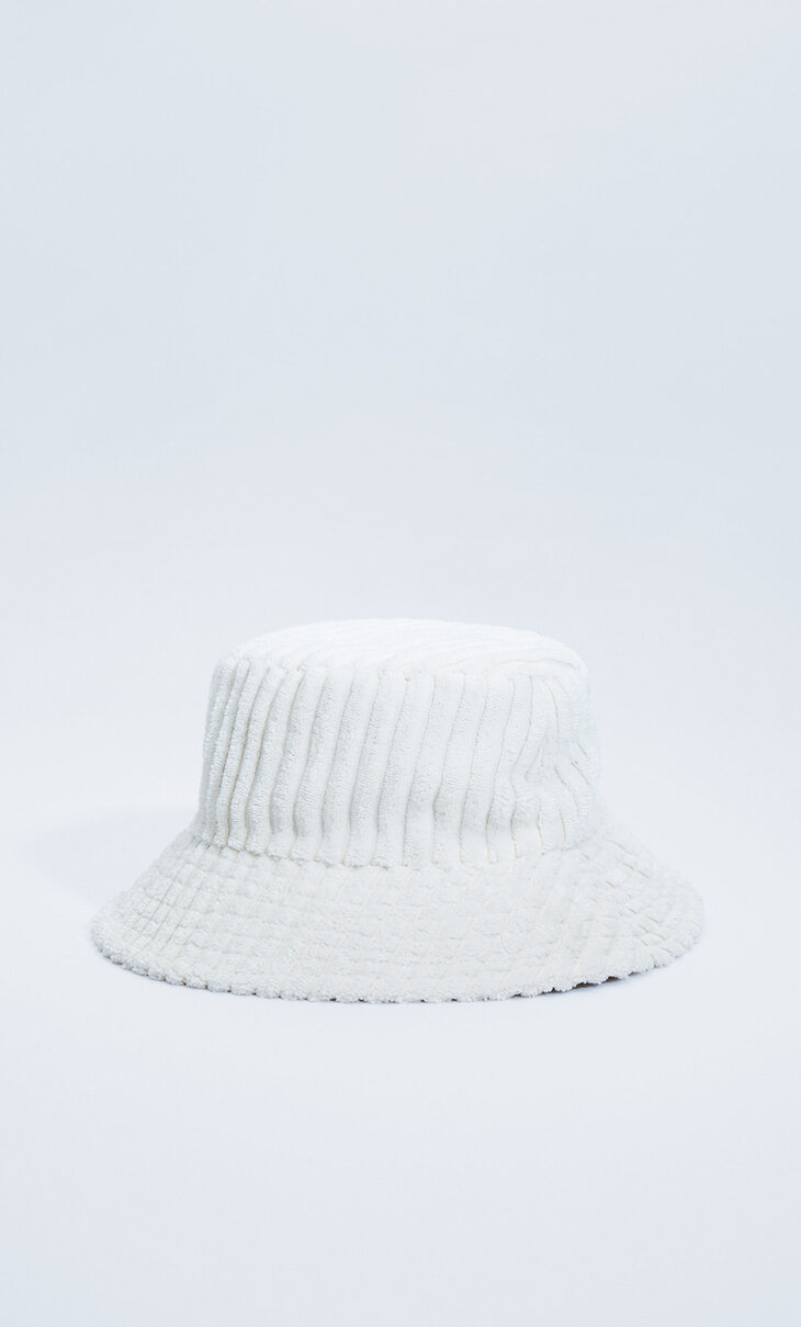 Dežni klobuk iz rebraste tkanine
