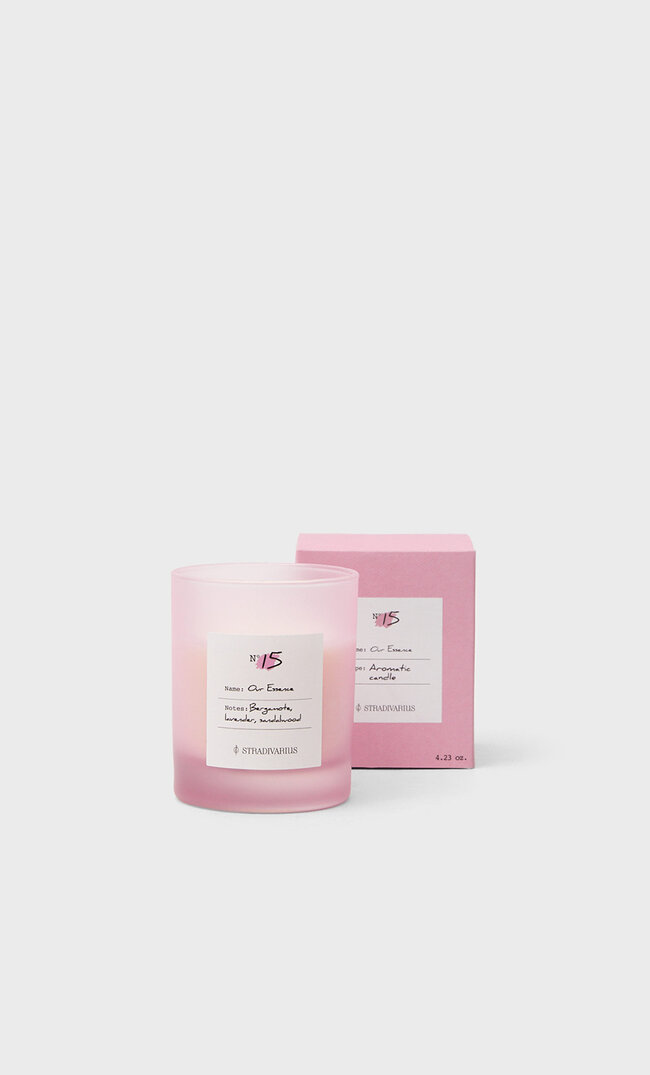 

Stradivarius Nº 15 Our Essence Bougie Parfumée Mauve 99