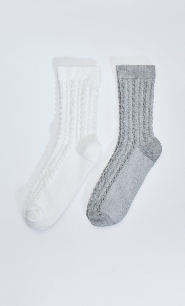 

Stradivarius 2er-Pack Socken Mit Flechtmuster Ecru 103
