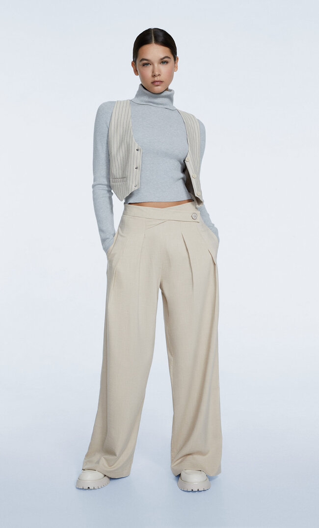 

Stradivarius Elegante Hose Mit Überkreuztem Bund Beige 32