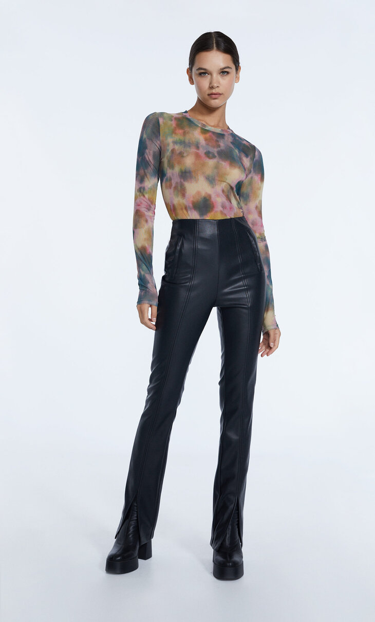 Leggings effetto pelle con spacchi - Effetto pelle da donna | Stradivarius  Italia