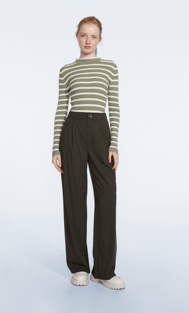 

Stradivarius Wide Leg Hose Khaki 44