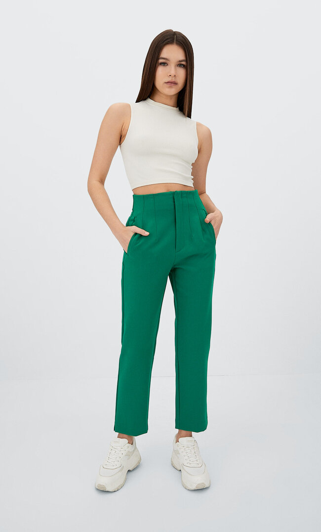 

Stradivarius Stoff-Bundfaltenhose Flaschengrün 38