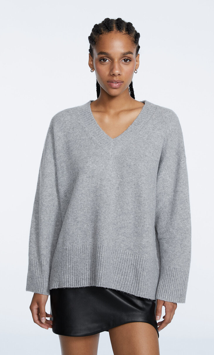 Soft touch sweater med V-udskæring