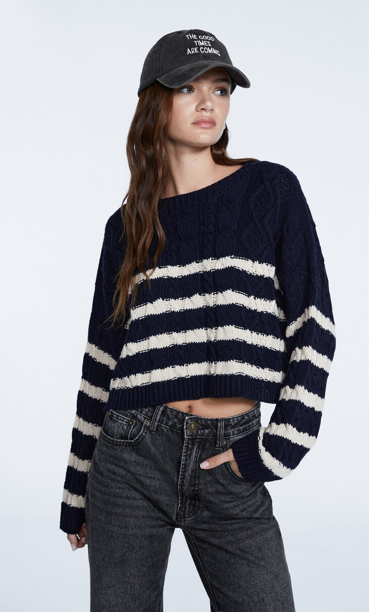 Kratek pleten pulover z vzorcem osmic